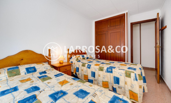 Resale - Apartment - Torrevieja - Acequion