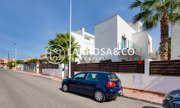 Herverkoop - Villa - Torrevieja - Los Frutales