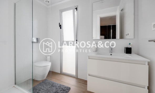 Herverkoop - Villa - Torrevieja - Los Frutales