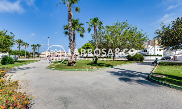 Herverkoop - Villa - Torrevieja - Los Frutales