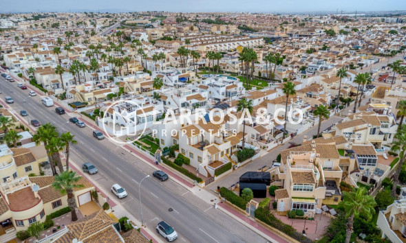 Herverkoop - Semi-detached house - Orihuela costa - Playa Flamenca