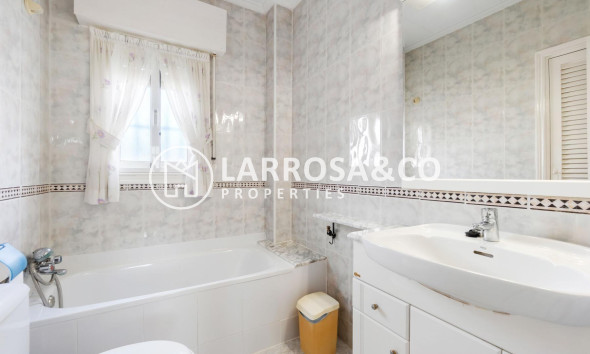 Resale - Detached House/Villa - Torrevieja - La Siesta - El Salado - Torreta