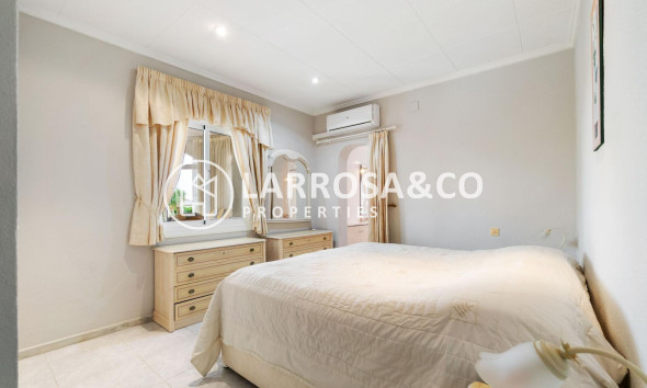 Resale - Detached House/Villa - Torrevieja - La Siesta - El Salado - Torreta