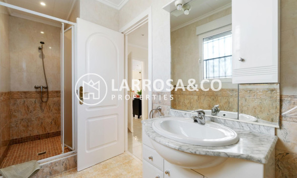 Resale - Detached House/Villa - Torrevieja - La Siesta - El Salado - Torreta