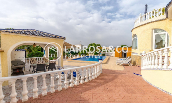 Resale - Detached House/Villa - Torrevieja - La Siesta - El Salado - Torreta