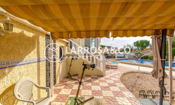 Resale - Detached House/Villa - Torrevieja - La Siesta - El Salado - Torreta