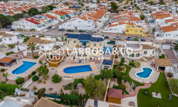Resale - Detached House/Villa - Torrevieja - La Siesta - El Salado - Torreta