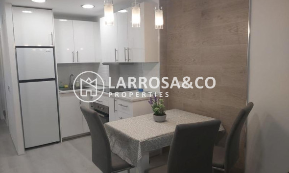 Resale - Apartment - Torrevieja - Playa del cura
