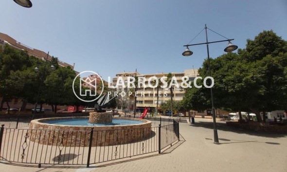 Resale - Apartment - Torrevieja - Playa del cura