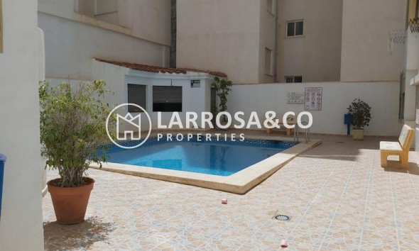 Resale - Apartment - Torrevieja - Playa del cura