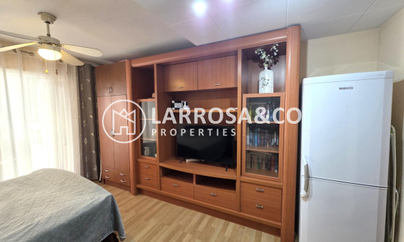 Resale - Apartment - Torrevieja - Playa del cura