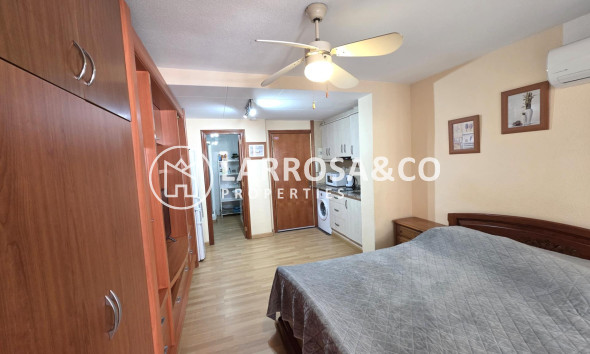 Resale - Apartment - Torrevieja - Playa del cura