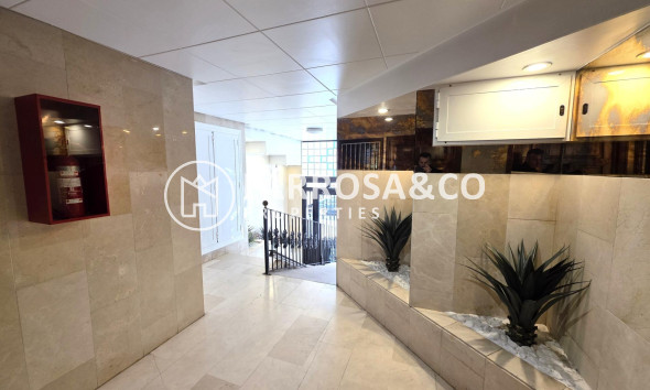 Resale - Apartment - Torrevieja - Playa del cura