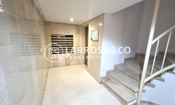 Resale - Apartment - Torrevieja - Playa del cura