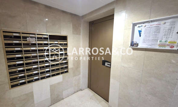 Resale - Apartment - Torrevieja - Playa del cura