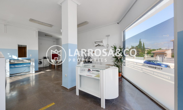 A Vendre - Commercial space - Ciudad Quesada - DOÑA PEPA