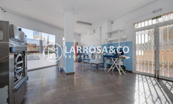 A Vendre - Commercial space - Ciudad Quesada - DOÑA PEPA