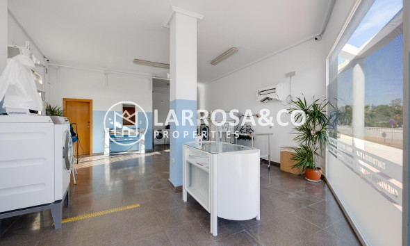 A Vendre - Commercial space - Ciudad Quesada - DOÑA PEPA