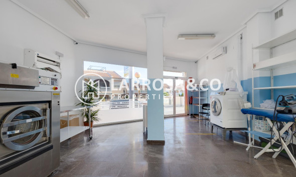 A Vendre - Commercial space - Ciudad Quesada - DOÑA PEPA