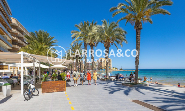 Resale - Apartment - Torrevieja - Centro