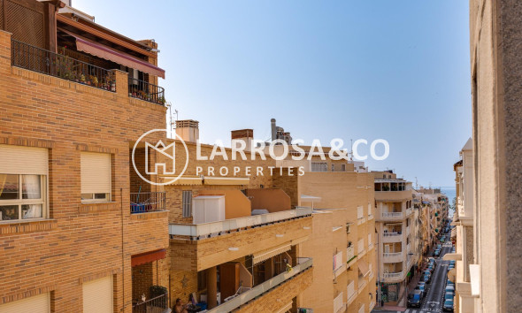Resale - Apartment - Torrevieja - Playa del cura