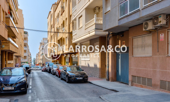 Resale - Apartment - Torrevieja - Playa del cura