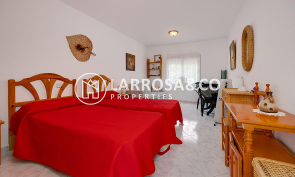 Resale - Semi-detached house - Pilar de la Horadada - Pinar de Campoverde