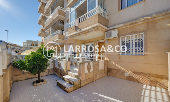 Resale - Ground floor apartment - Torrevieja - Los Locos Beach