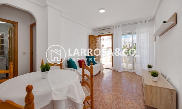 Resale - Ground floor apartment - Torrevieja - Los Locos Beach