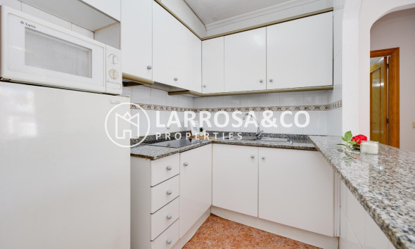 Resale - Ground floor apartment - Torrevieja - Los Locos Beach