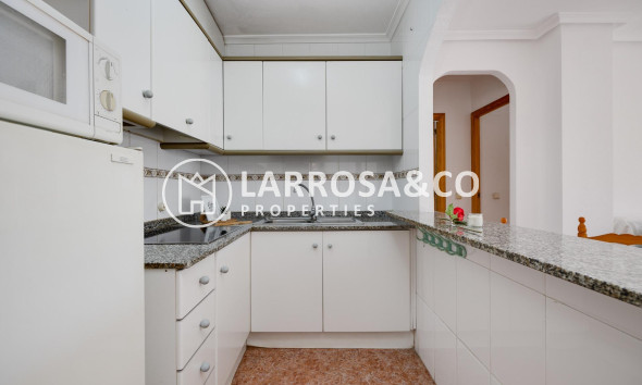 Resale - Ground floor apartment - Torrevieja - Los Locos Beach