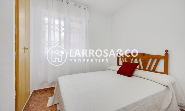 Resale - Ground floor apartment - Torrevieja - Los Locos Beach