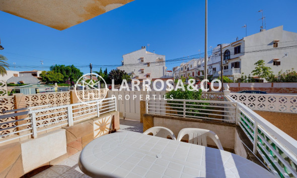 Resale - Ground floor apartment - Torrevieja - Los Locos Beach