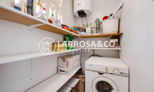 Resale - Ground floor apartment - Torrevieja - Los Locos Beach