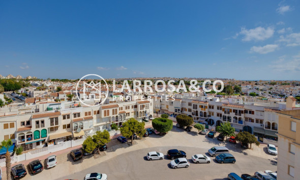 Resale - Ground floor apartment - Torrevieja - Los Locos Beach