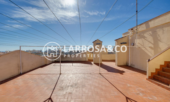 Resale - Ground floor apartment - Torrevieja - Los Locos Beach