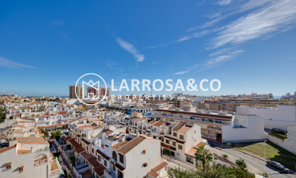 Resale - Ground floor apartment - Torrevieja - Los Locos Beach