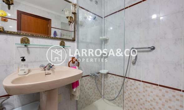 Вторичный рынок - Квартира - Торревьеха - Las Piscinas Naturales