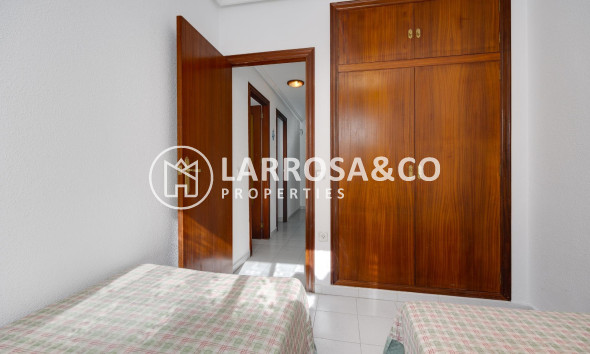 Вторичный рынок - Квартира - Торревьеха - Las Piscinas Naturales