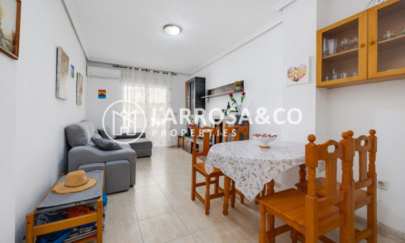 Resale - Apartment - Torrevieja - Playa del cura