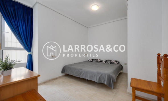 Resale - Apartment - Torrevieja - Playa del cura