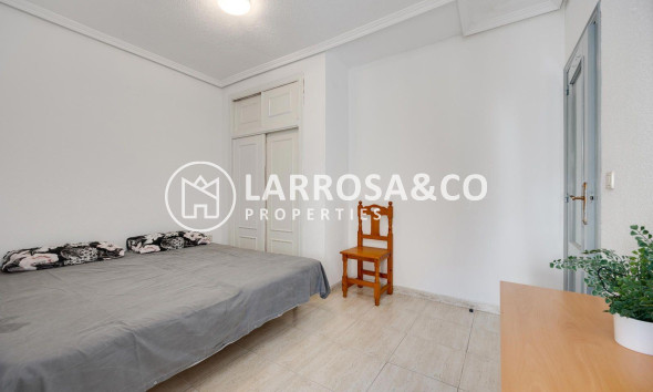 Resale - Apartment - Torrevieja - Playa del cura