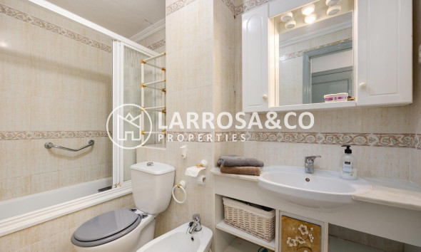 Resale - Apartment - Torrevieja - Playa del cura