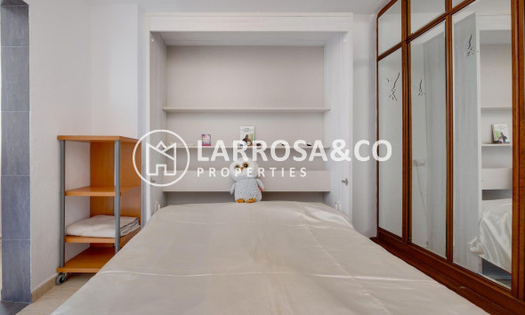 Resale - Apartment - Torrevieja - La Siesta - El Salado - Torreta