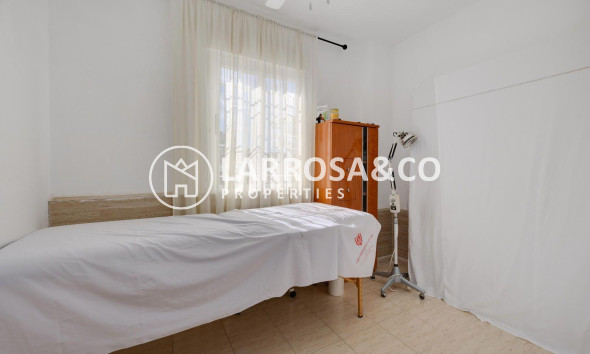 Resale - Apartment - Torrevieja - La Siesta - El Salado - Torreta