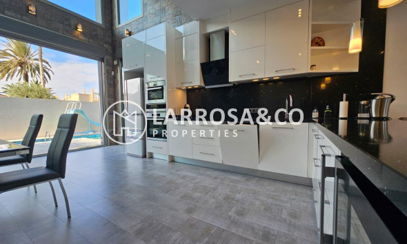 Resale - Detached House/Villa - Torrevieja - Los Angeles