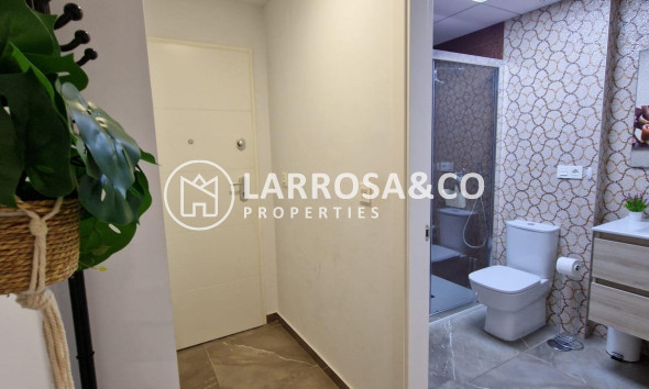 Resale - Apartment - Torrevieja - Centro