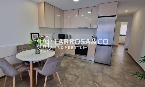 Resale - Apartment - Torrevieja - Centro