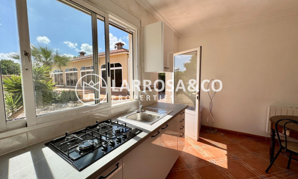 Resale - Detached House/Villa - Dolores - CMNO. ESCORREDOR