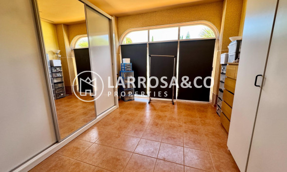 Resale - Detached House/Villa - Dolores - CMNO. ESCORREDOR